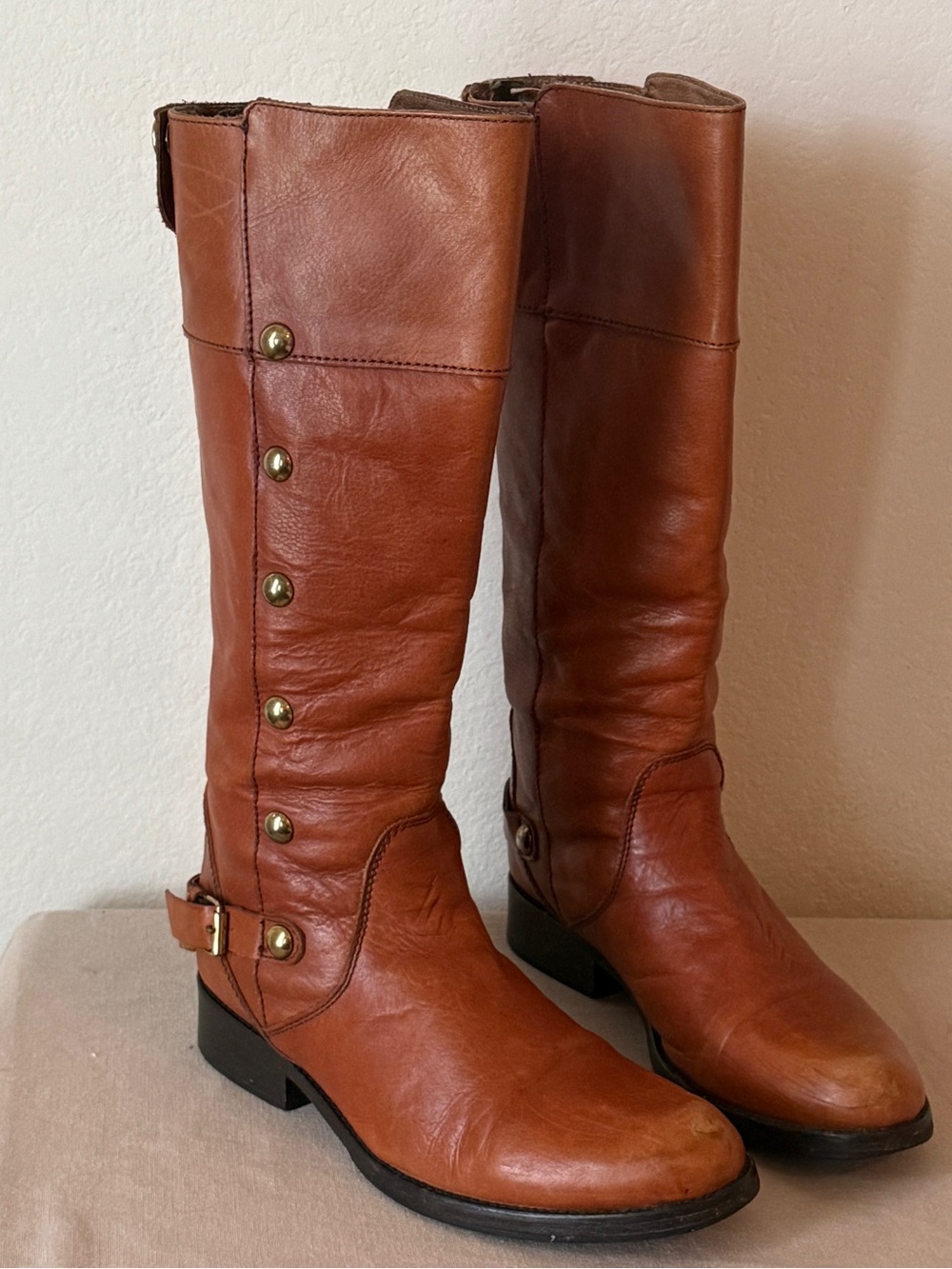 STEVE MADDEN Olster Cognac
Brown Leather Knee High Riding Studded Boots